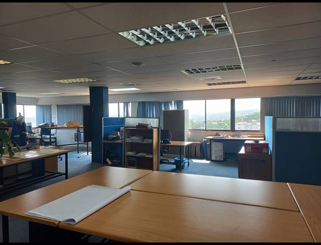 391M² BUSINESS CENTRE TO LET IN BEREA WEST